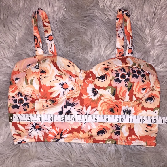 Floral crop top (4) - Picture 2 of 6